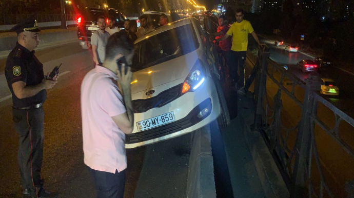 Bakıda üç avtomobilin iştirakı ilə yol qəzası olub - FOTO 