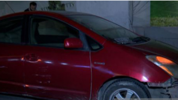 “Prius” mopedi vurdu, sürücü... - FOTO 