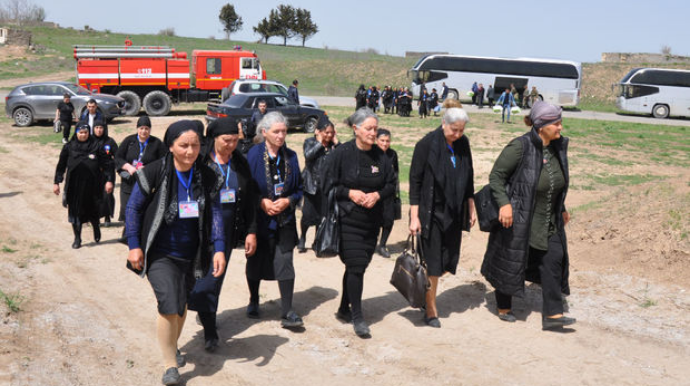 Zəngilanda 44 şəhid anası ağac əkdi - FOTO 