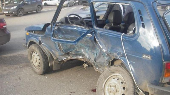 Bakıda "Niva" ağır qəzaya düşdü - sürücü öldü 