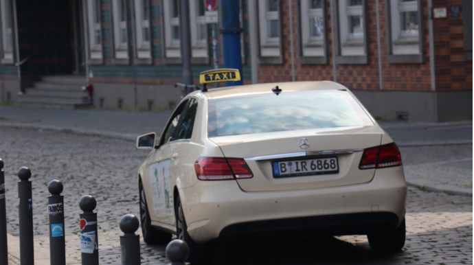 Almaniyada taksi sürücüləri nə qədər qazanır? - MARAQLI 