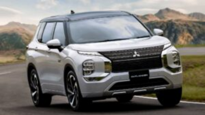 Компания Mitsubishi представила гибридную версию кроссовера Outlander нового поколения