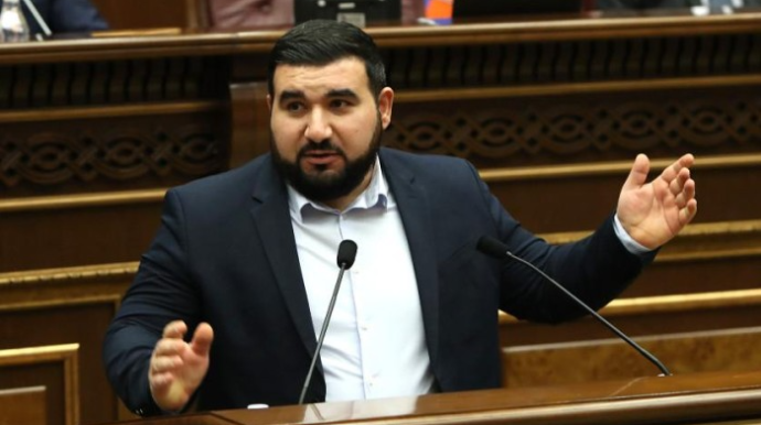 "Gorus-Qafan yolu Ermənistanın sərhədləri daxilində deyil" - Erməni deputat 
