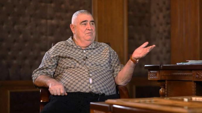 "85 min dollarımı qaytarmır" - Şərurlu İsfəndiyardan şikayət