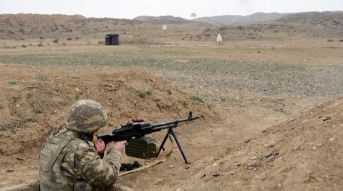 Hərbi vəzifəlilər atəşin aparılması üzrə tapşırıqları icra ediblər  - VİDEO