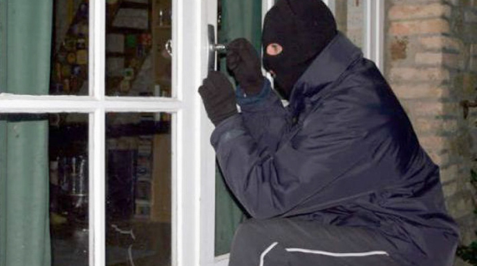 Şüvəlanda fermadan 8500 manatlıq arpa oğurlanıb