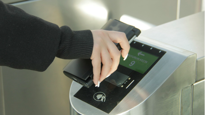 Metroda bank kartı ilə ödəniş mümkün oldu 