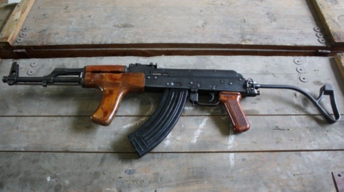 Suraxanı dəmir yolu stansiyasında vətəndaşdan avtomat götürülüb