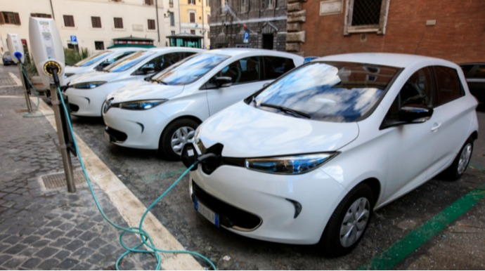 Almaniyada elektromobillər ucuzlaşdı