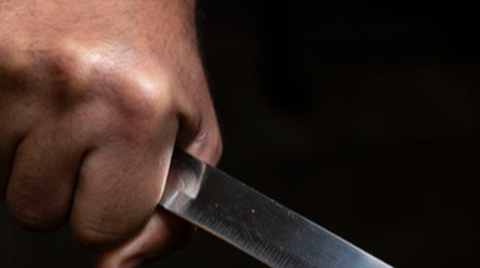 Gəncədə 25 yaşlı oğlan bıçaqlanıb