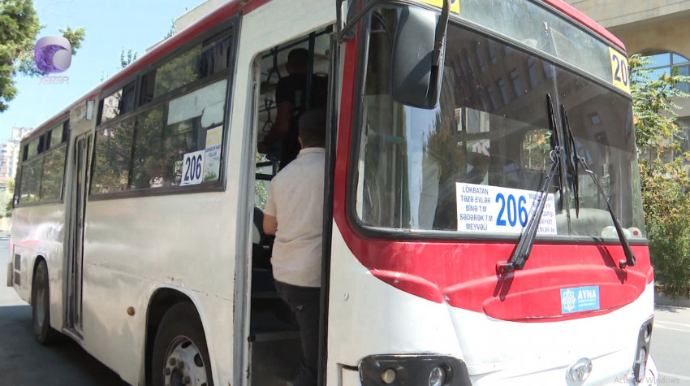 Sərnişinləri boğaza yığan 206 nömrəli avtobus - Problem niyə həllini tapmır? - VİDEO