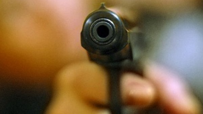 Yevlaxda 20 yaşlı qadın odlu silahla öldürüldü