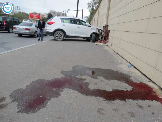 Bakıda dəhşətli qəza: İnsult keçirən sürücü piyadanı vurdu - FOTO