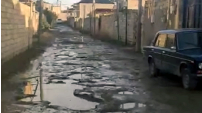 "Gediş-gəliş mümkün deyil, batırıq" - Biləcəridə yol problemi - VİDEO 