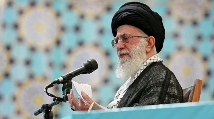 Xameneinin ölümünə sevinən iki gənc güllələndi - FOTO 