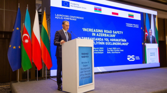 Taksilərin qiymətləri bazarın tələb və təklifinə görə TƏNZİMLƏNƏCƏK - Nazir 