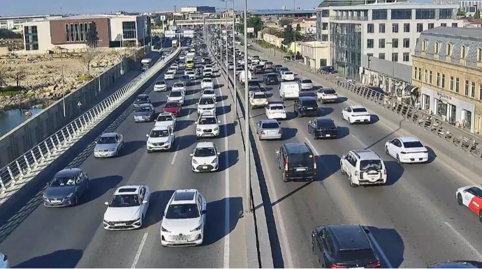 Paytaxtın 19 küçəsində sıxlıq var - SİYAHI 