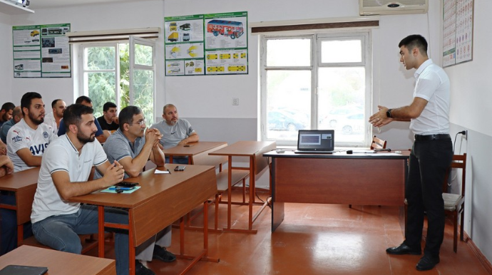 AYNA: Bu günədək 47 minə yaxın taksi sürücüsü təlimlərə cəlb olunub