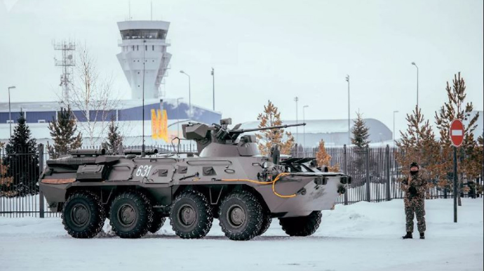 İğtişaşlardan sonra Almatı aeroportuna ilk mülki təyyarə enib