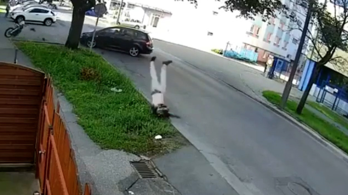 Dəhşətli qəza:  motosikletin  sürücüsü dünyasını dəyişdi  - VİDEO