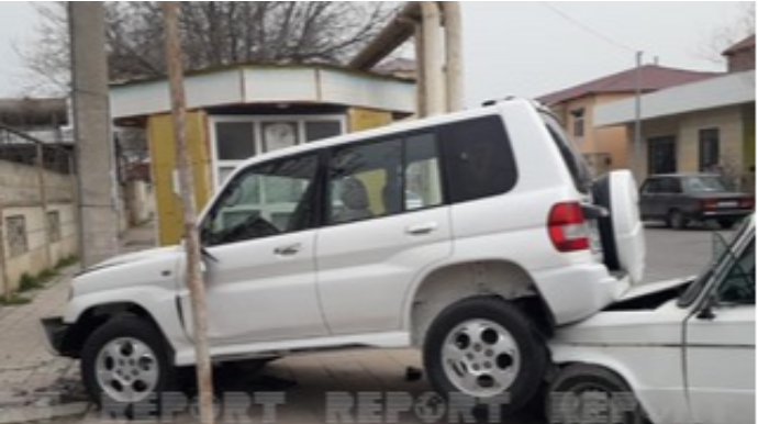 Salyanda üç avtomobil toqquşdu, bir nəfər öldü - FOTO