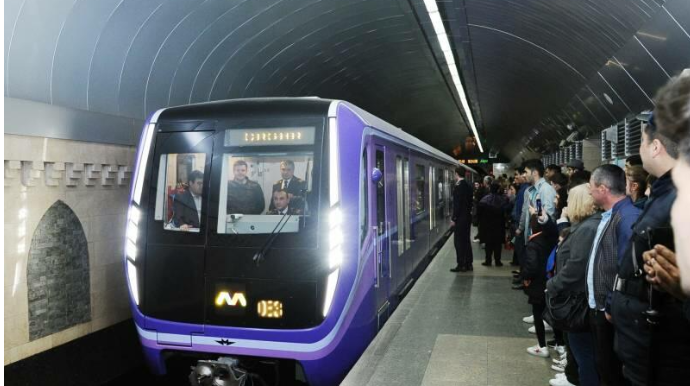 Ötən ay metrodan istifadə edənlərin sayı artıb