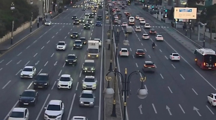 На каких улицах Баку 29 декабря наблюдаются транспортные заторы? 