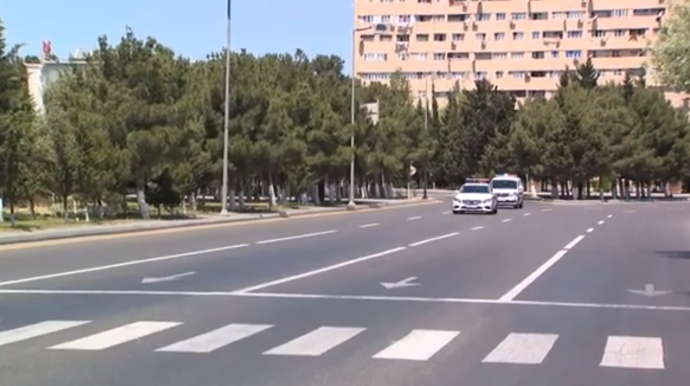 Polis Sumqayıtda edilən sərt karantin rejimini qaydalarına nəzarət edir  - VİDEO