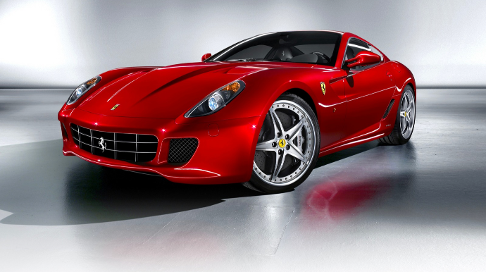 Sosial yardım alan şəxs yarım milyonluq “Ferrari” sürürmüş 