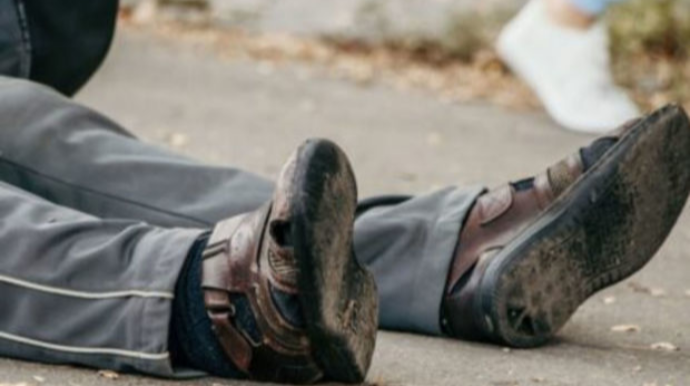 Bakıda avtomobil 18 yaşlı gənci vuraraq ağır xəsarət yetirdi