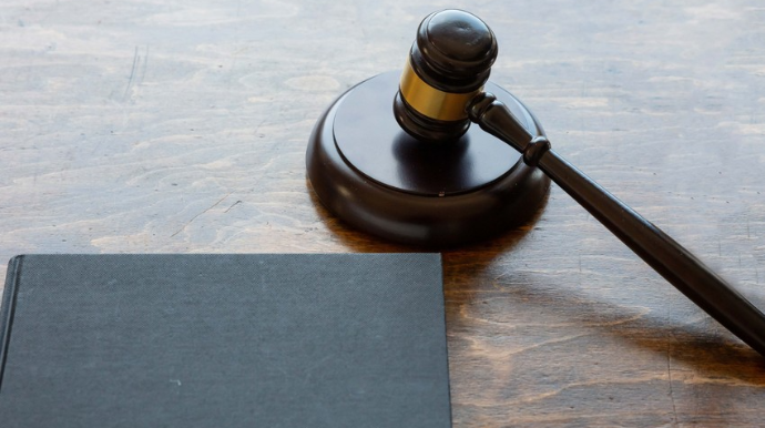 Bərdədə bacısını və polisi öldürmək istəyən şəxsin istintaqı başa çatdı