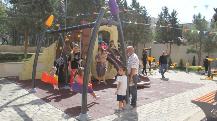 Suraxanıda abadlaşdırılan növbəti həyət istifadəyə verilib  - FOTO