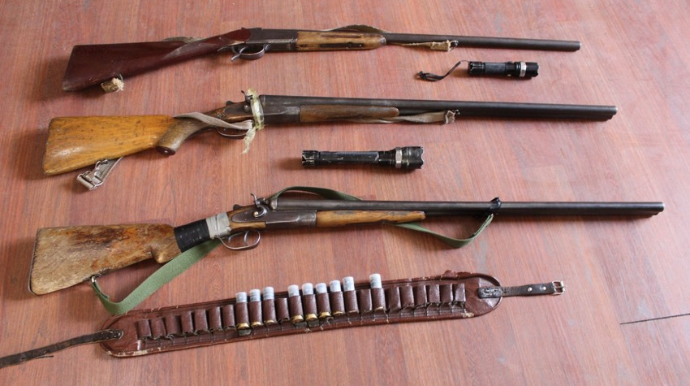 Balakəndə ova gedən qonşulardan qanunsuz odlu silahlar götürülüb  - FOTO