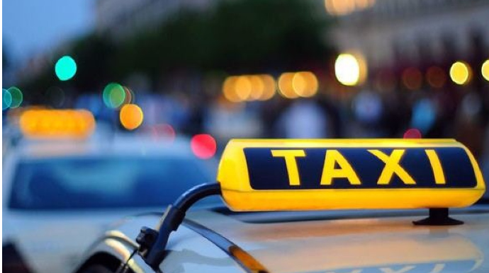 Keçmiş taksi sürücüləri imtahan verdi 