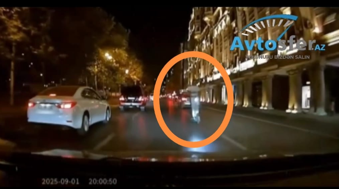 Füzuli küçəsində skuter sürücüsünün hərəkəti qəza vəziyyəti yaratdı - VİDEO 