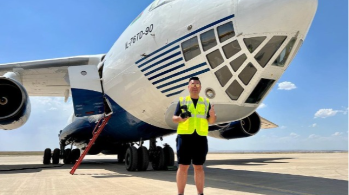 Bu təyyarəni idarə etmək üçün Bakıya gəldi - FOTO 