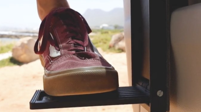 Avtomobil üçün ayaqqabıtəmizləyən - FOTO