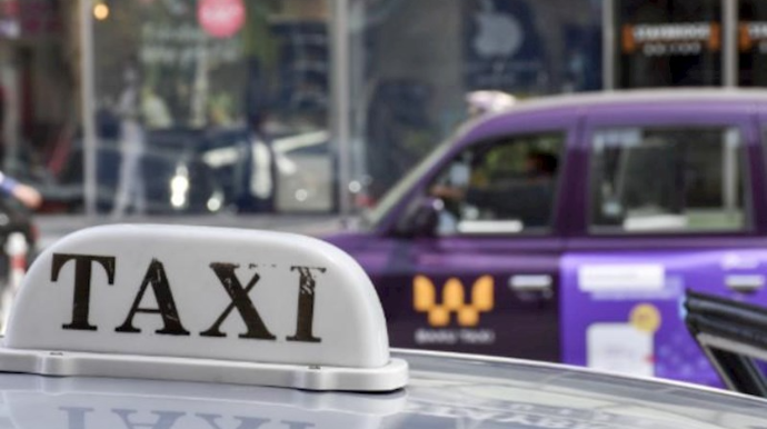 Bakıda taksi xidməti ilə bağlı yeni qərar sıxlığa səbəb oldu - VİDEO
