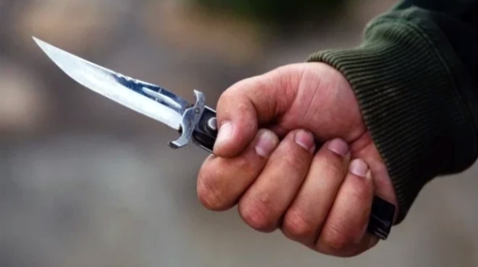 Bakıda qıza görə dava: Kirayənişin evində bıçaqlandı 