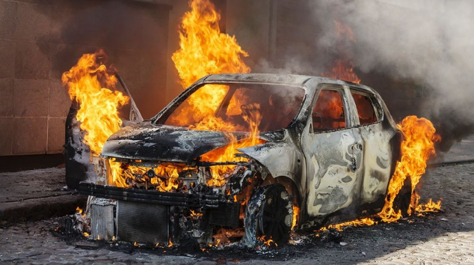 Bakıda 3 avtomobil yanıb