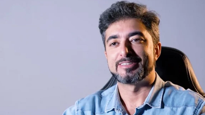 Beyninə qan sızan aktyorun SON VƏZİYYƏTİ: "Kritik 72 saatın 48-i arxada qalıb"