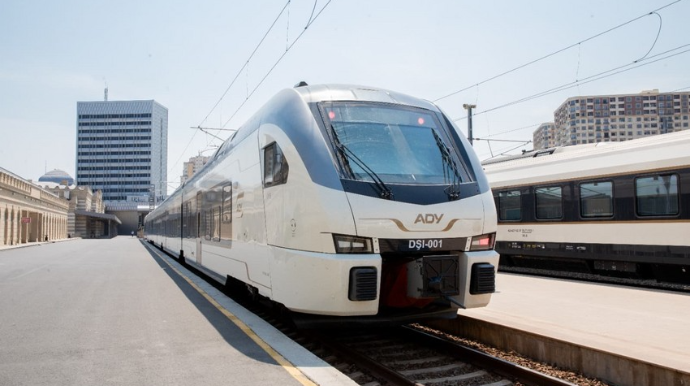 Dəmiryolu stansiyalarında turizm məlumat məntəqələri quraşdırılacaq