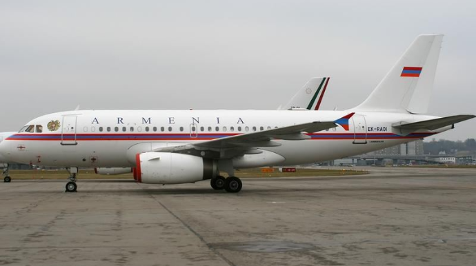 Ermənistan humanitar yardım adı ilə mülki təyyarələrdən silah daşımaq üçün istifadə edir