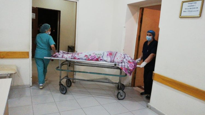 Sumqayıtda qadın qətlə yetirilib, anası isə ağır yaralanıb 