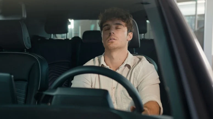 Elektromobildə uzun müddət yol gedənlərdə niyə ürəkbulanma yaranır? – Ekspertlər AÇIQLADI