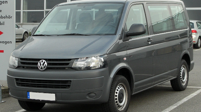 Beynəlxalq Bank iki avtomobilini satışa çıxarır