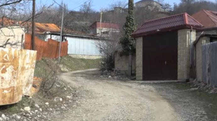 "Kənd vergi vermədiyi üçün yola asfalt çəkilmir"  - VİDEO