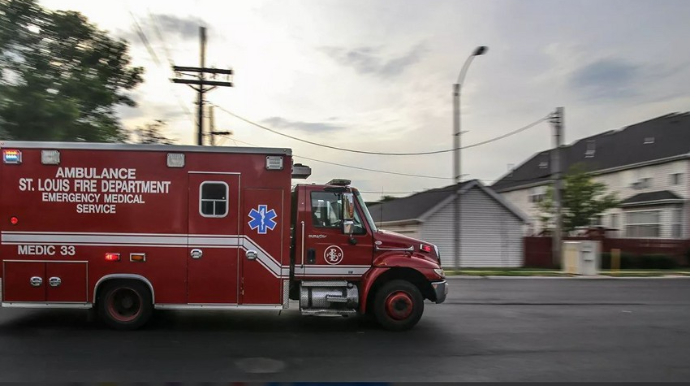 ABŞ-da sərnişin avtobusu qəzaya düşdü - 50-dən çox insan xəsarət alıb 