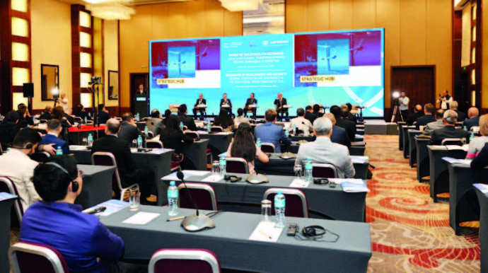 Azərbaycan Orta Dəhlizin strateji mərkəzinə çevrilir