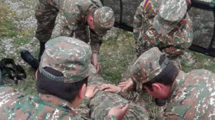 İçkili erməni hərbçilər Qarabağda QƏZAYA DÜŞDÜ 